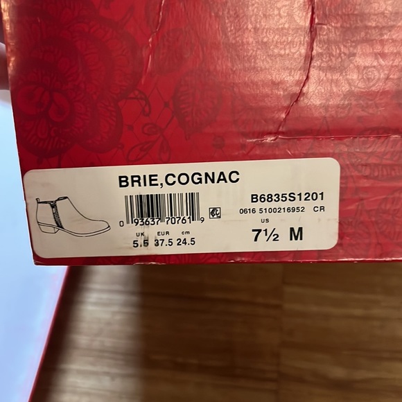 Womens booties - Picture 2 of 5